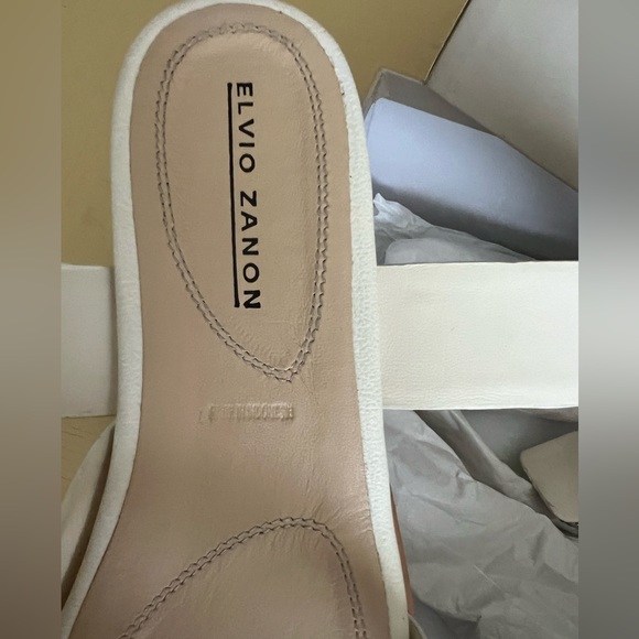 𝙴𝙻𝚅𝙸𝙾 𝚉𝙰𝙽𝙾𝙽 𝚆𝚘𝚖𝚎𝚗𝚜 𝚕𝚎𝚊𝚝𝚑𝚎𝚛 𝚠𝚎𝚍𝚐𝚎 𝚜𝚊𝚗𝚍𝚊𝚕 - Picture 4 of 7